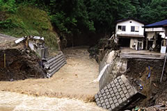 2008年（ねん）集中豪雨（しゅうちゅうごうう） 南砺市（なんとし）