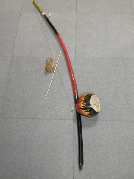 http://www.tic-toyama.or.jp/extra_information/img/berimbau.jpg